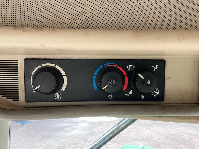 John deere 6830 vierwielaangedreven landbouwtractor - afbeelding 26 van  47