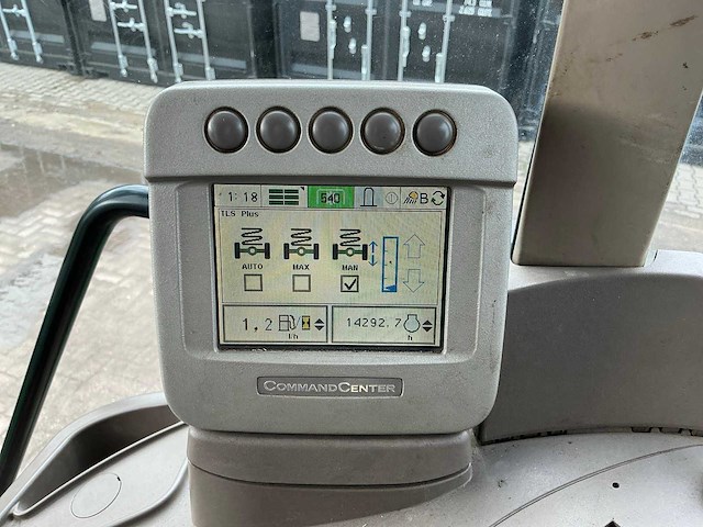 John deere 6830 vierwielaangedreven landbouwtractor - afbeelding 33 van  47