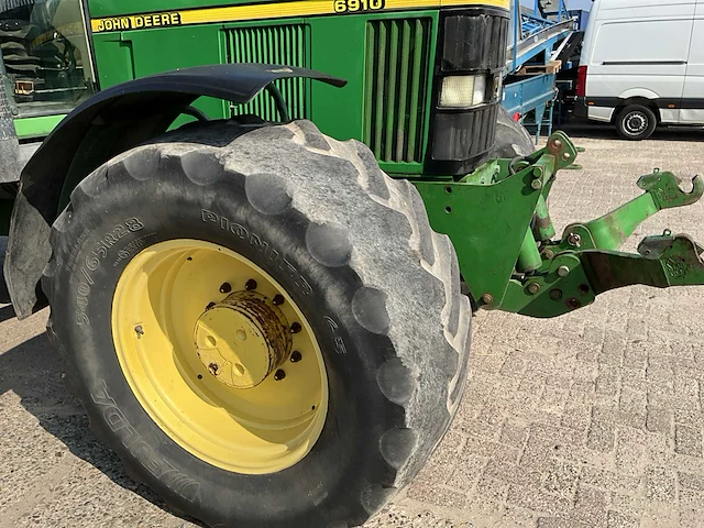 John deere 6910 vierwielaangedreven landbouwtractor - afbeelding 17 van  30
