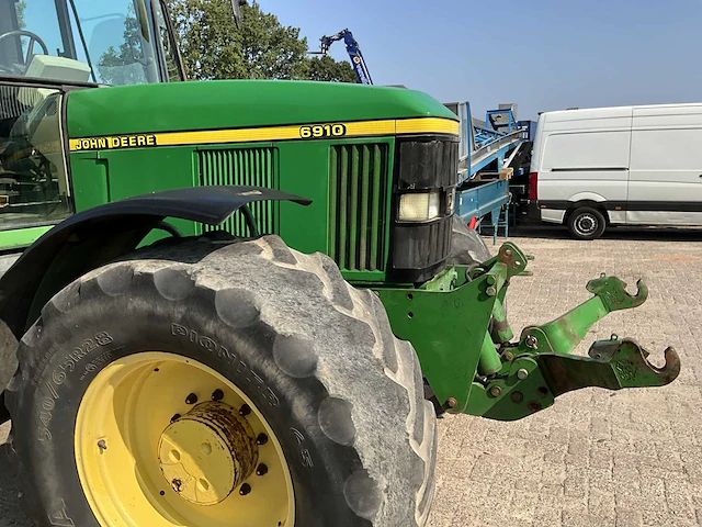 John deere 6910 vierwielaangedreven landbouwtractor - afbeelding 18 van  30