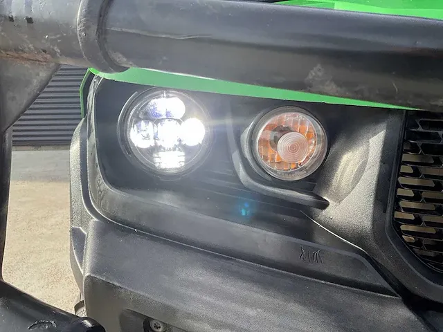 John deere gator xuv865m diesel utv/atv voertuig met laad-/kiepbak - afbeelding 22 van  24