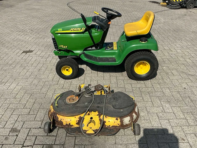 John deere lt155 grasmaaier met maaibak - afbeelding 12 van  14