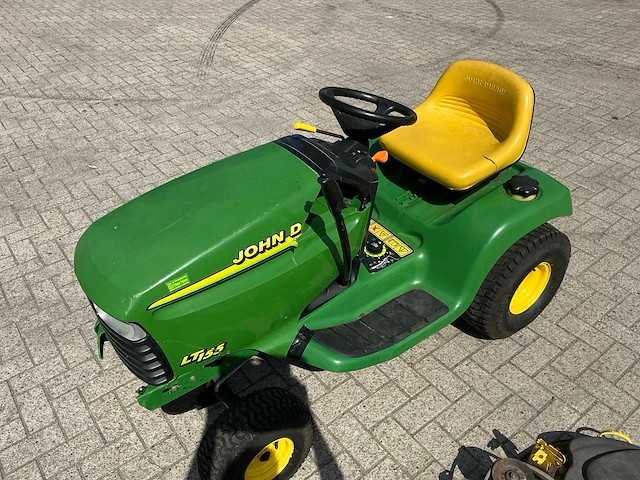 John deere lt155 grasmaaier met maaibak - afbeelding 13 van  14