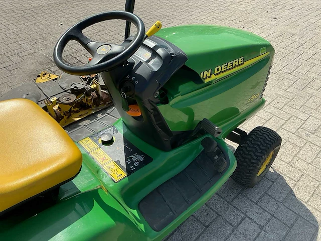 John deere lt155 grasmaaier met maaibak - afbeelding 14 van  14