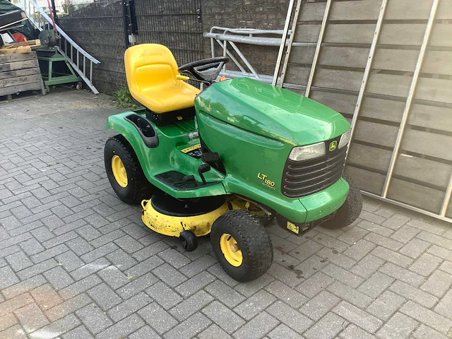 John deere lt180 grasmaaier - afbeelding 1 van  6