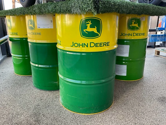 John deere olievat leeg (6x) - afbeelding 2 van  2