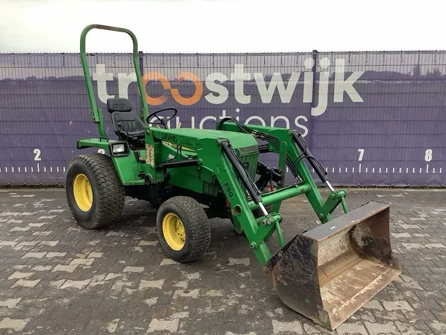 John deere smalspoor- en compacttractor - afbeelding 2 van  15