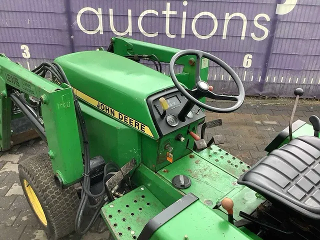 John deere smalspoor- en compacttractor - afbeelding 8 van  15