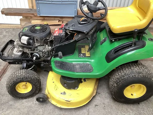 John deere x 105 zitmaaier - afbeelding 1 van  6
