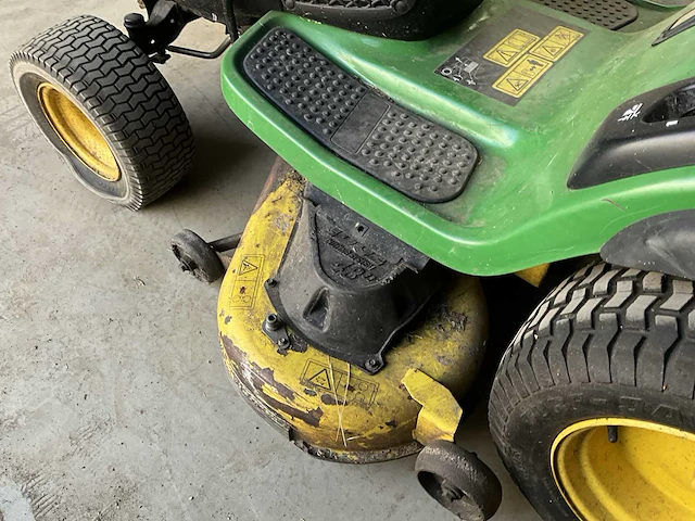 John deere x140 zitmaaier - afbeelding 9 van  13