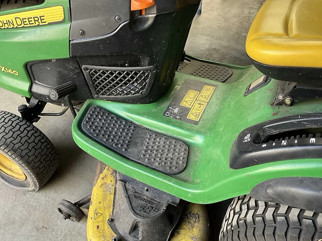 John deere x140 zitmaaier - afbeelding 10 van  13