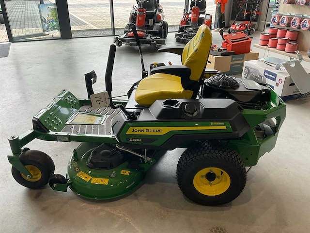 John deere z320r zero turn zitmaaier - afbeelding 14 van  17
