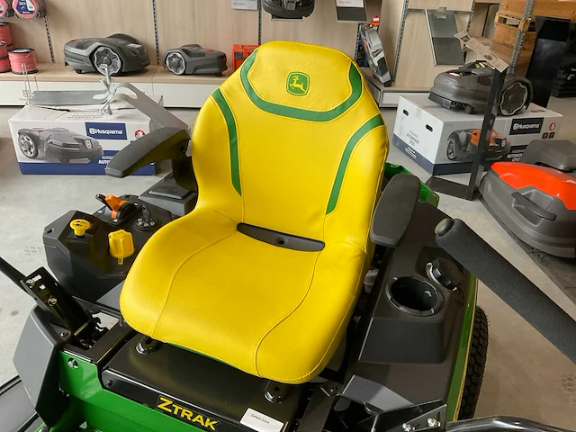 John deere z320r zero turn zitmaaier - afbeelding 15 van  17
