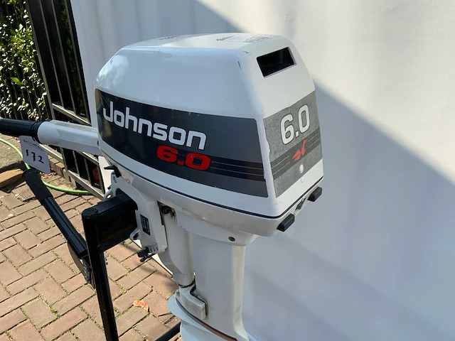 Johnson j6retb buitenboordmotor - afbeelding 2 van  7
