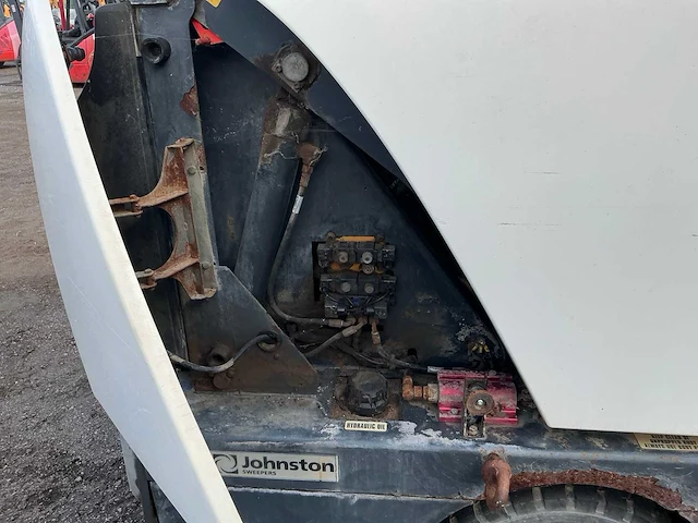 Johnston 142a-101t zelfrijdende veegmachine - afbeelding 18 van  46