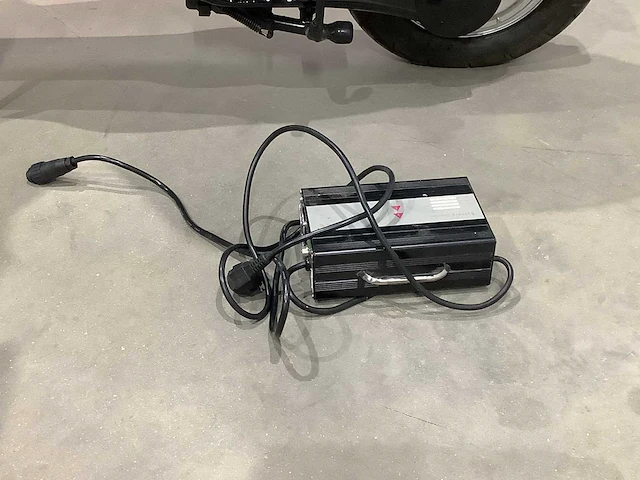 Jonway - mny - e-scooter - afbeelding 2 van  15