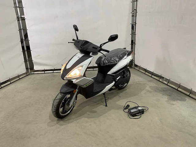 Jonway - msg - e-scooter - afbeelding 1 van  12