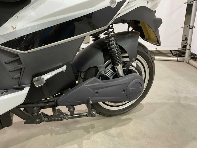 Jonway - msg - e-scooter - afbeelding 8 van  12