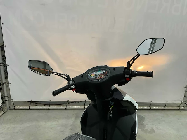 Jonway - msg - e-scooter - afbeelding 11 van  12