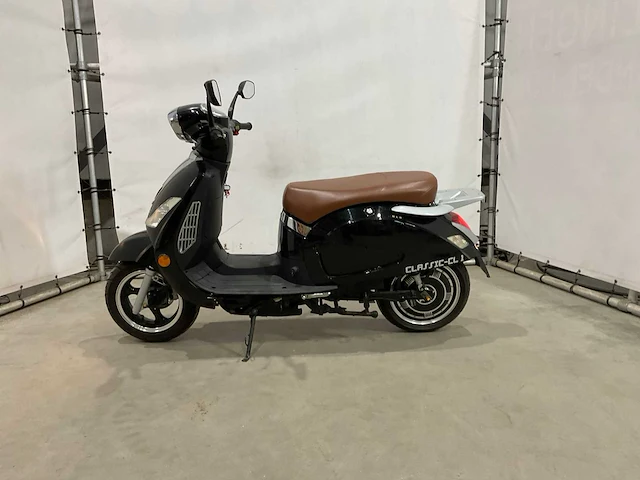 Jonway classic-cl 1 scooter - afbeelding 13 van  18