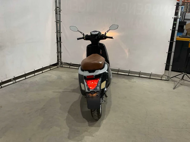 Jonway classic-cl 1 scooter - afbeelding 15 van  18