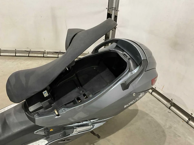 Jonway motorscooter - afbeelding 13 van  15