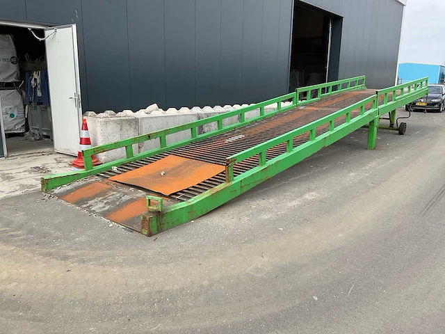 Jost mobiele laadbrug - afbeelding 3 van  5