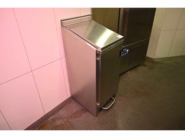 Josto rvs pedaalemmer prullenbak - afbeelding 1 van  4