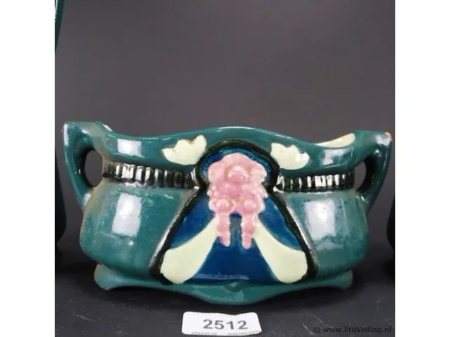 Jugendstil cache-pot met 2 flankeren vazen - afbeelding 3 van  5