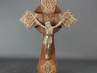 Jugendstil staande houten crucifix met bronzen corpus en versiering - afbeelding 1 van  5