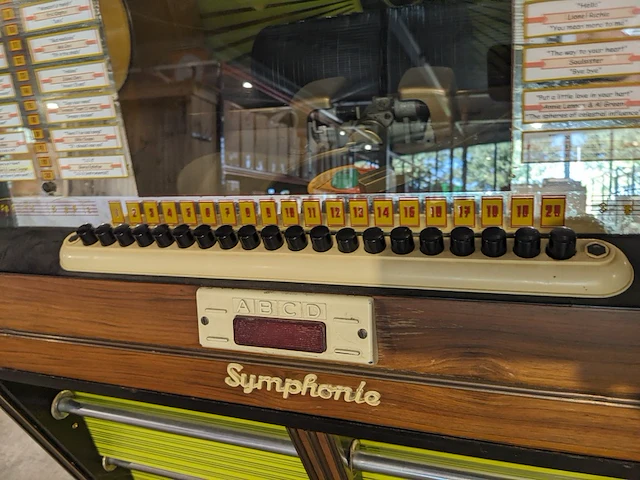 Jukebox bergmann symphonie 80 – 1957 , bergmann, symphonie 80, hout, 1957 - afbeelding 12 van  16