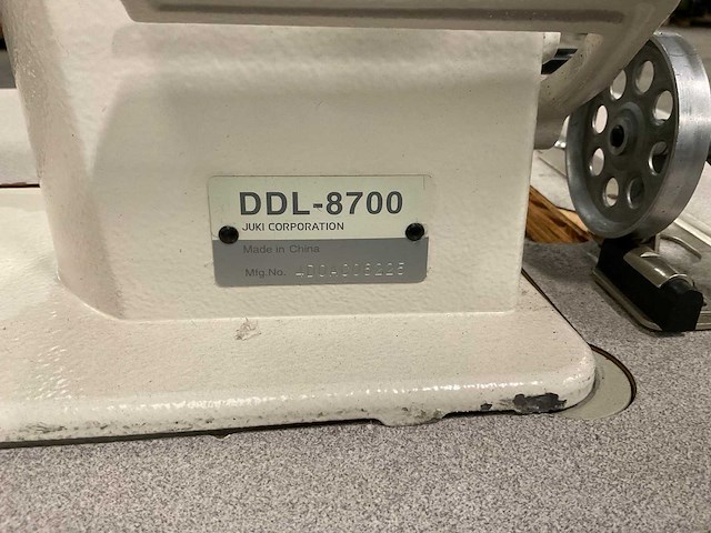 Juki ddl-8700 naaimachine - afbeelding 11 van  12