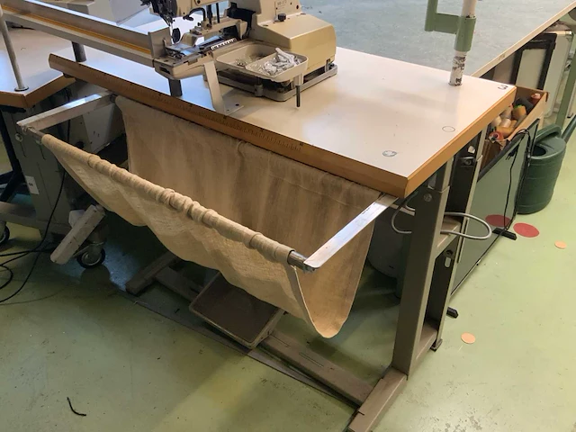 Juki mb-373 naaimachine - afbeelding 2 van  5