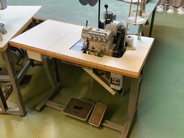 Juki mo-3614 naaimachine - afbeelding 2 van  4