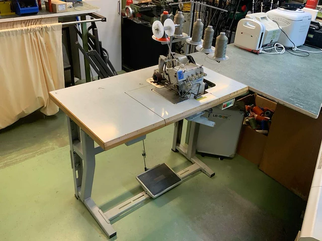 Juki mo-3741 naaimachine - afbeelding 1 van  5