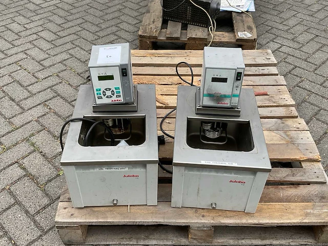 Julabo 12 waterbad (2x) - afbeelding 1 van  7