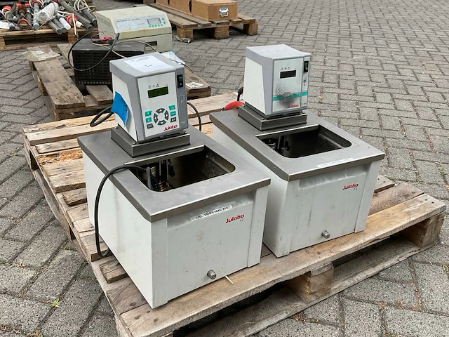 Julabo 12 waterbad (2x) - afbeelding 2 van  7