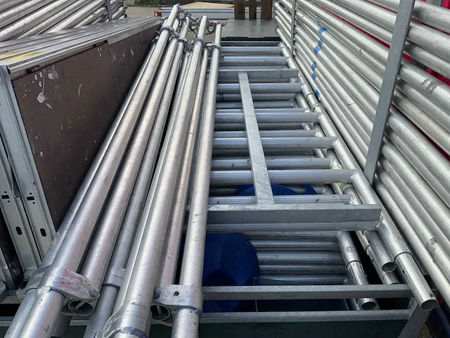 Jumbo stillads steiger met aanhanger - afbeelding 15 van  24