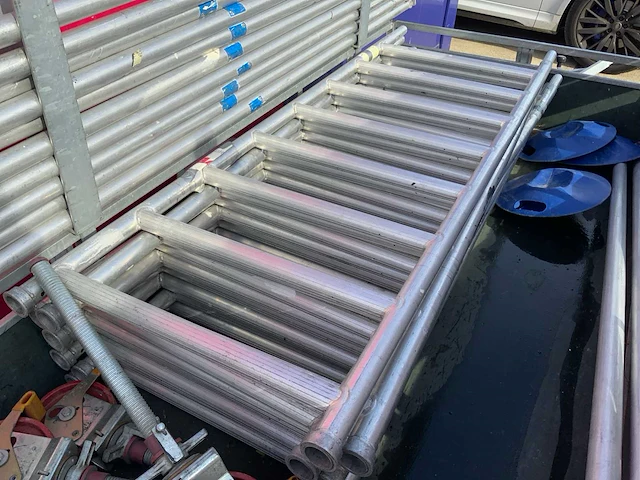 Jumbo stillads steiger met aanhanger - afbeelding 21 van  24