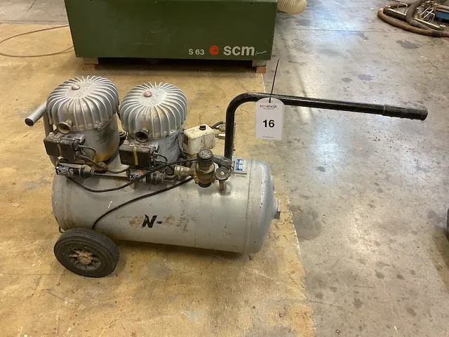 Junair luchtcompressor - afbeelding 1 van  4