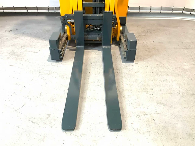 Jungheinrich - - etv 320 - reach truck - afbeelding 3 van  24