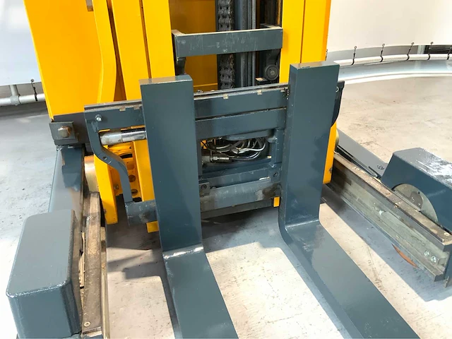 Jungheinrich - - etv 320 - reach truck - afbeelding 10 van  24