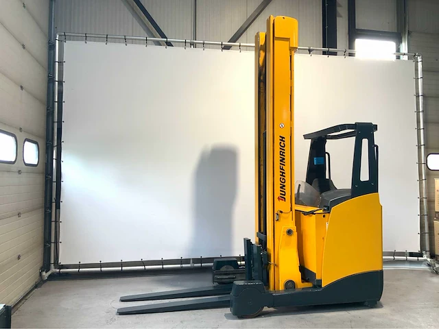 Jungheinrich - - etv 320 - reach truck - afbeelding 1 van  24