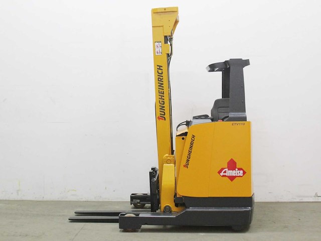 Jungheinrich - 1999 - etv 110 - reach truck - afbeelding 4 van  9