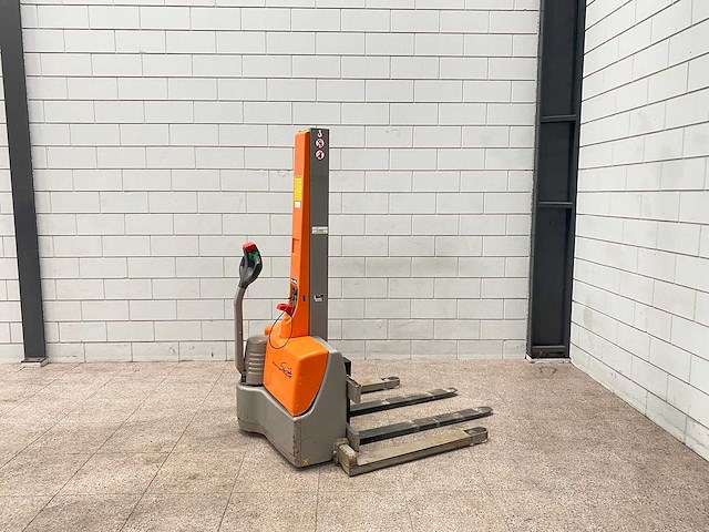 Jungheinrich - 2000 - ebc 10g-117-156e - stapelaar - afbeelding 1 van  10