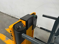 Jungheinrich - 2008 - eks110 - orderpicker met accu van 2024 - afbeelding 18 van  19