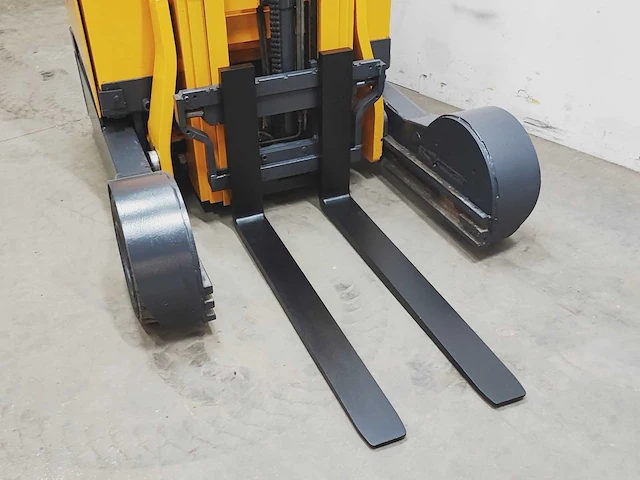 Jungheinrich - 2009 - etv c16 - reach truck binnen/buiten - afbeelding 2 van  15