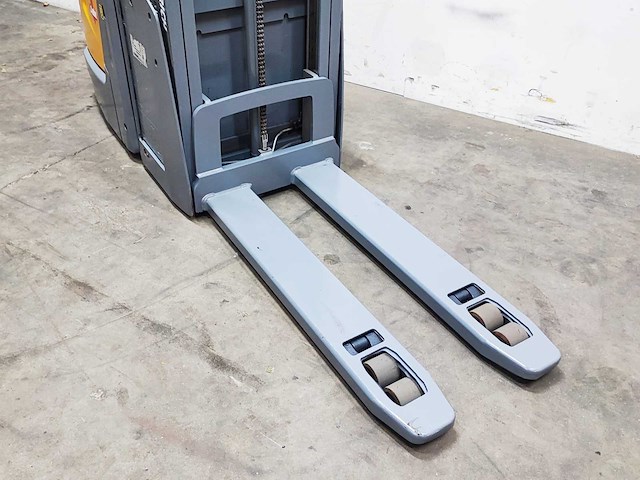 Jungheinrich - 2018 - erd 220 - stapelaar - afbeelding 2 van  11