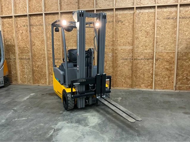 Jungheinrich - 2019 - efg 113 - reach truck - afbeelding 21 van  27