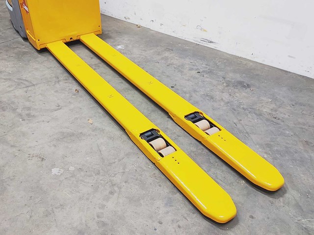 Jungheinrich - 2020 - ere 225 - elektrische palletwagen - afbeelding 9 van  10